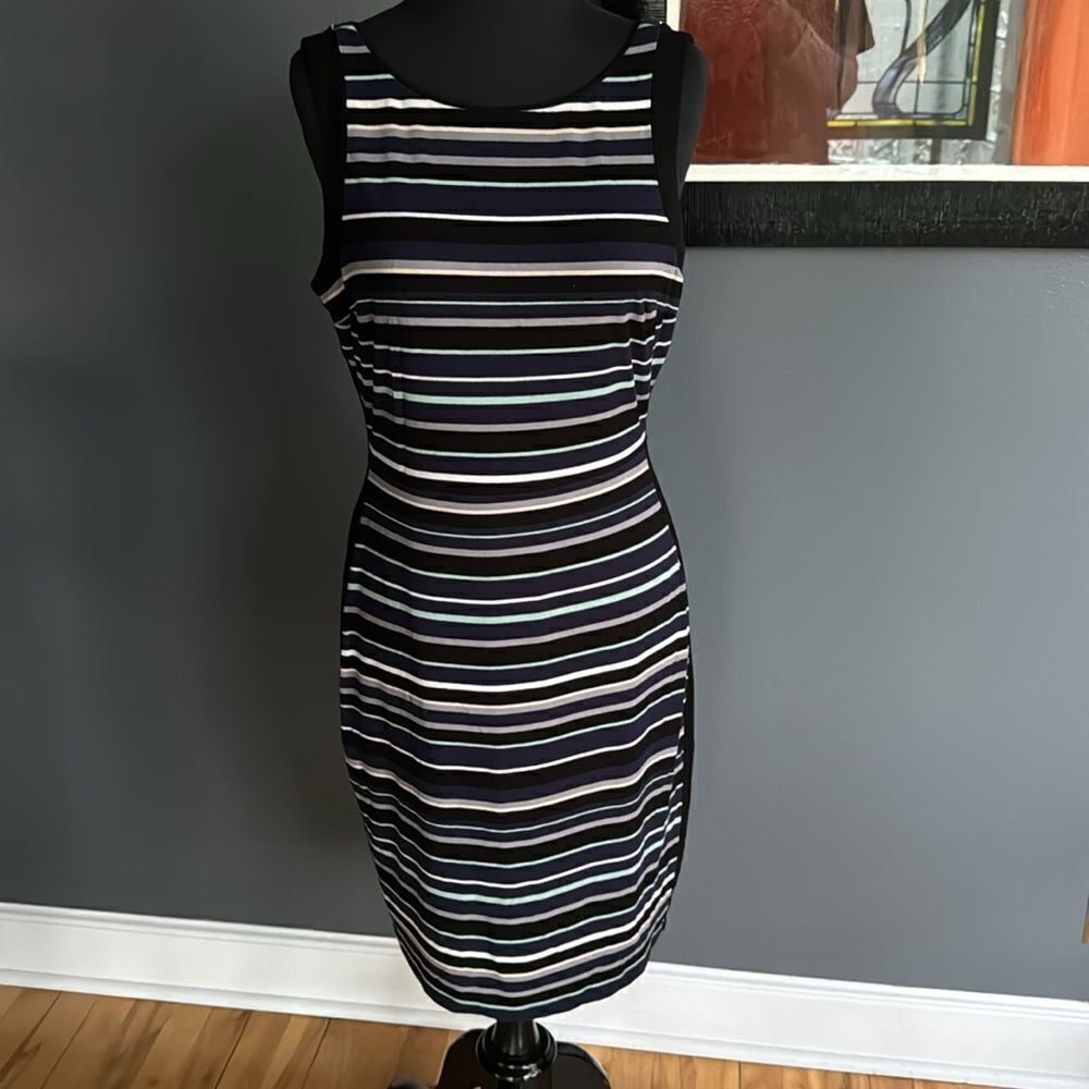 White House Black Market stripe stretch jersey lined tank style V back sheath - Picture 5 of 9